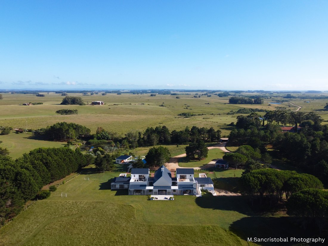 Villa in Arenas de José Ignacio, Maldonado Department, Uruguay 2 - 18334594