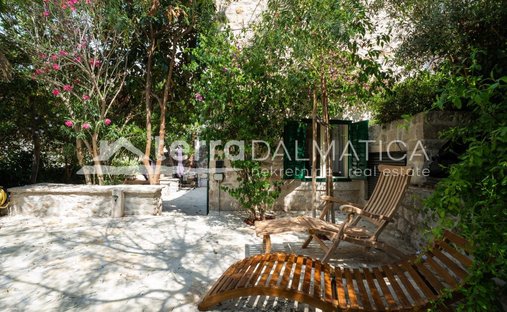 House in Gradska cetvrt Varos, Sibenik, Sibenik-Knin County 1