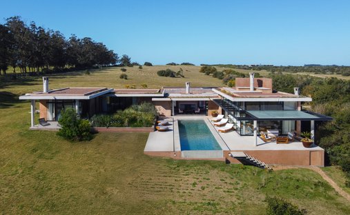 Villa in Chacras de Medellin Sur Lac, Maldonado Department, Uruguay 1