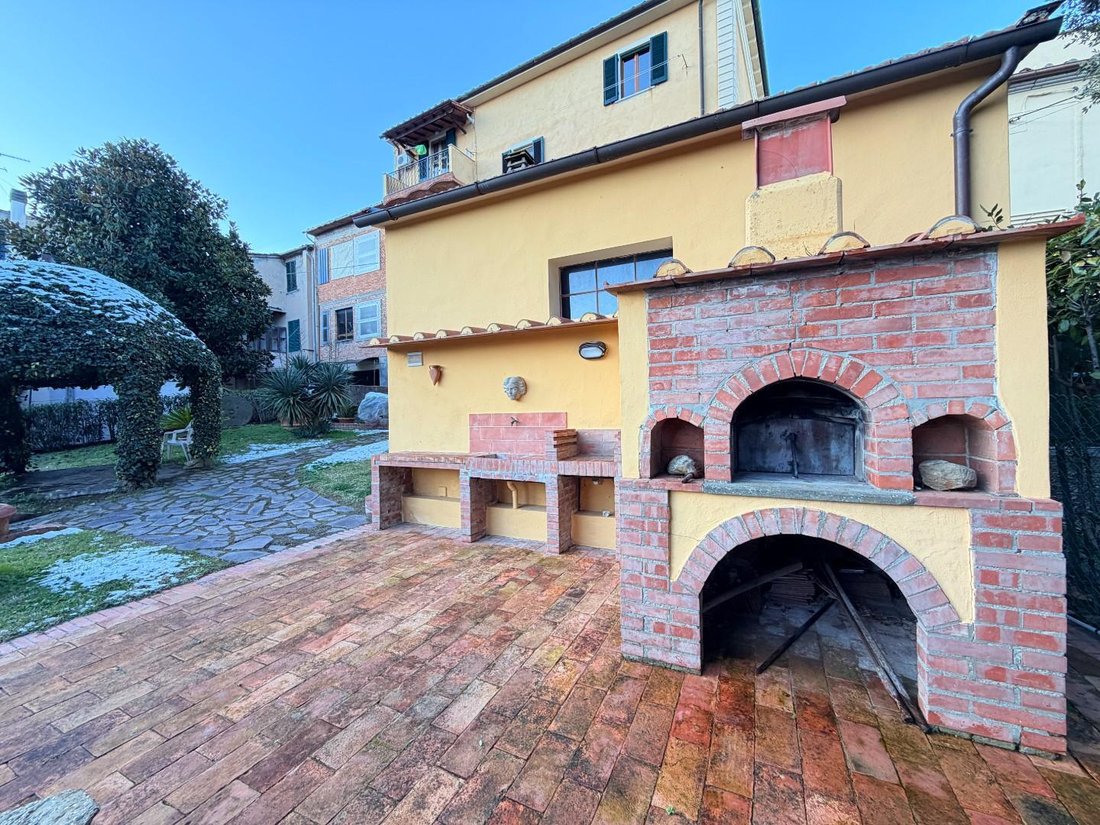Villa in Chianni, Tuscany, Italy 4 - 18334596