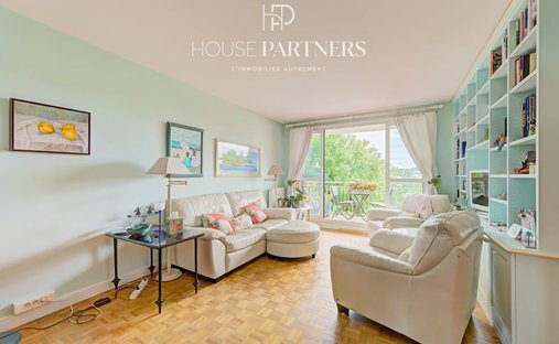Apartment in President Roosevelt, Saint-Germain-en-Laye, France 1