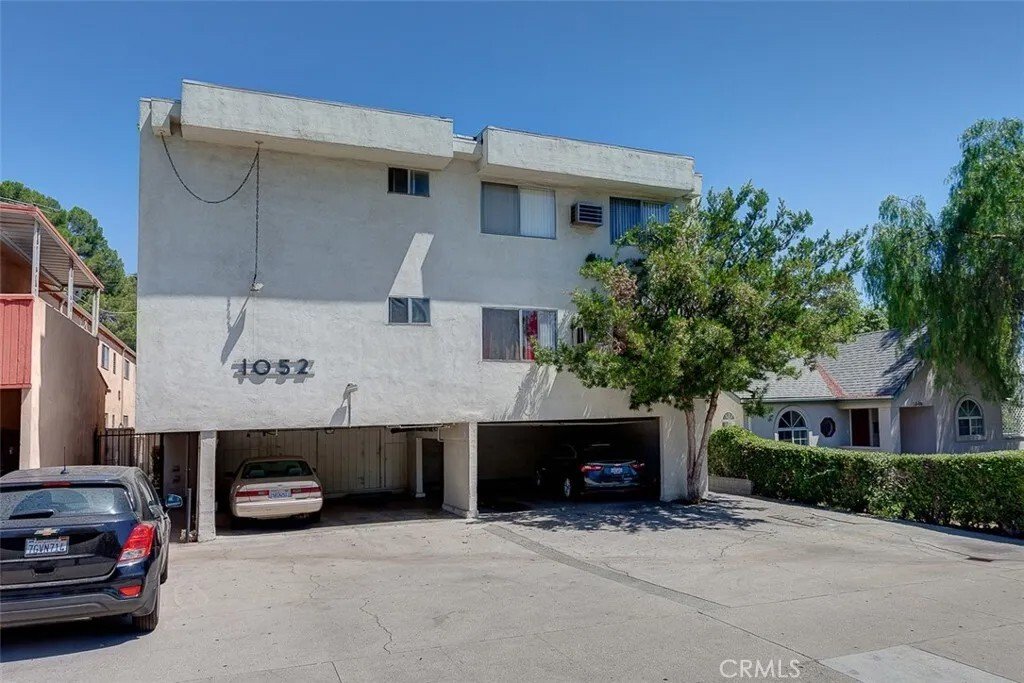 Glendale, California, United States 3 - 18340350