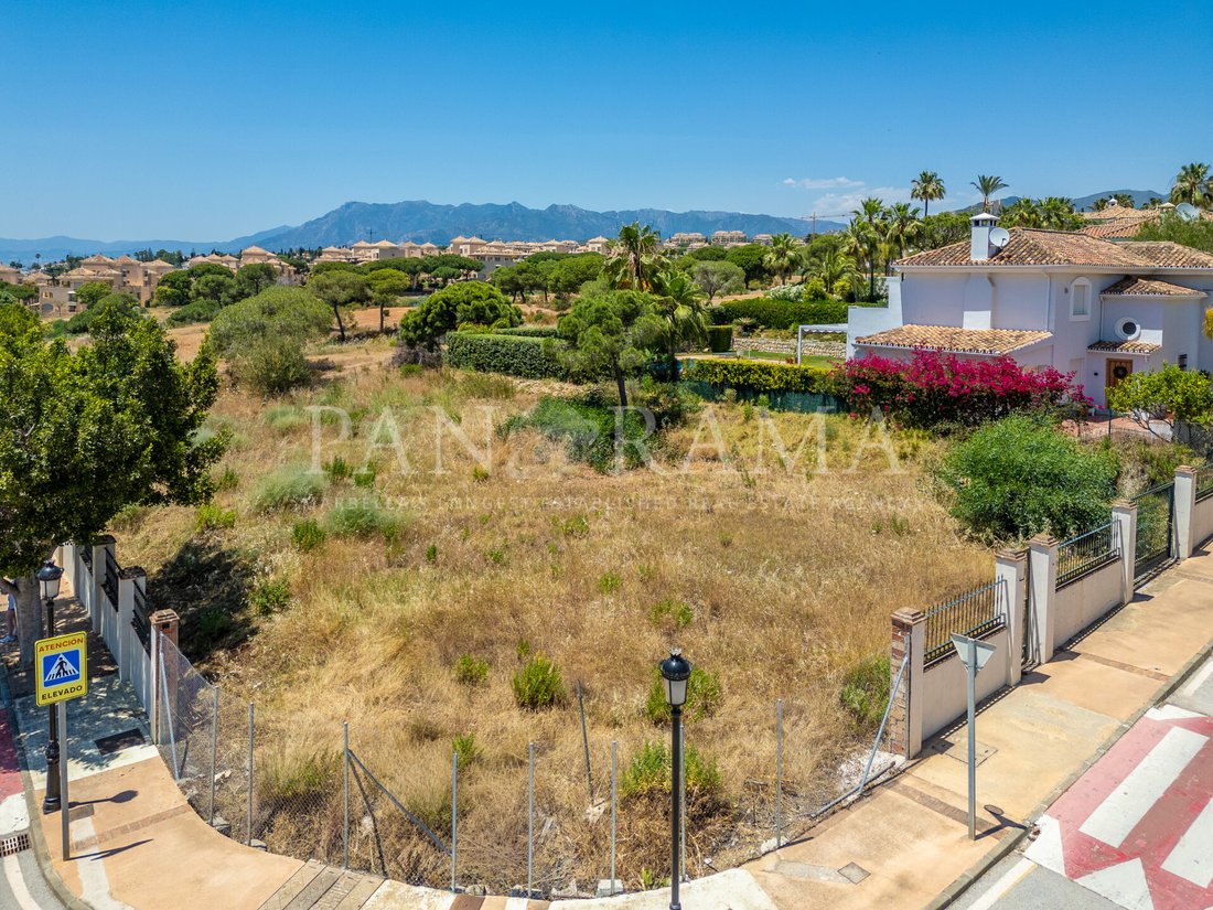 Land in Elviria-Cabopino, Marbella, Spain 5 - 18341178