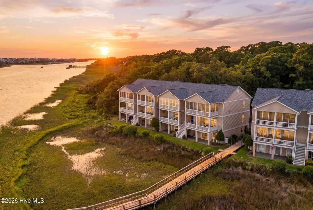 Townhouse in Ocean Isle Beach, North Carolina, United States 1 - 18335501
