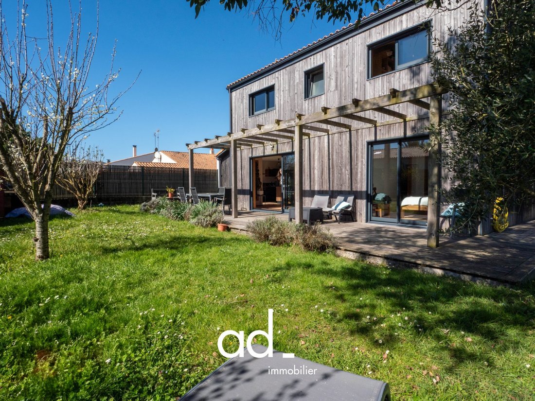 House in Esnandes, Nouvelle-Aquitaine, France 1 - 18342019