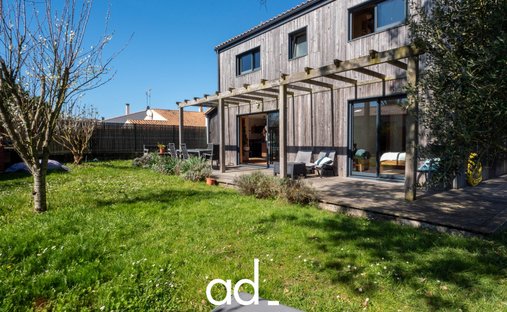 House in Esnandes, Nouvelle-Aquitaine, France 1