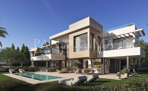 Villa in Elviria-Cabopino, Marbella, Spain 1