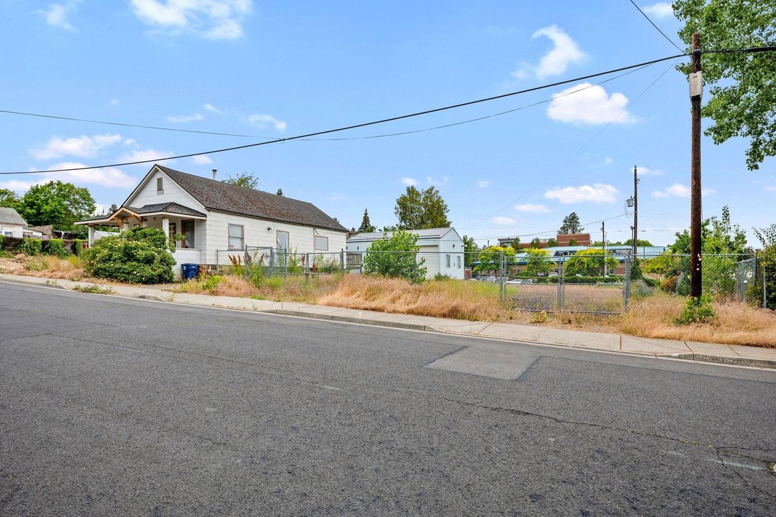 House in Spokane, Washington, United States 1 - 18339533