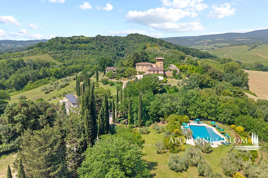 House in San Gimignano, Tuscany, Italy 3 - 18340678