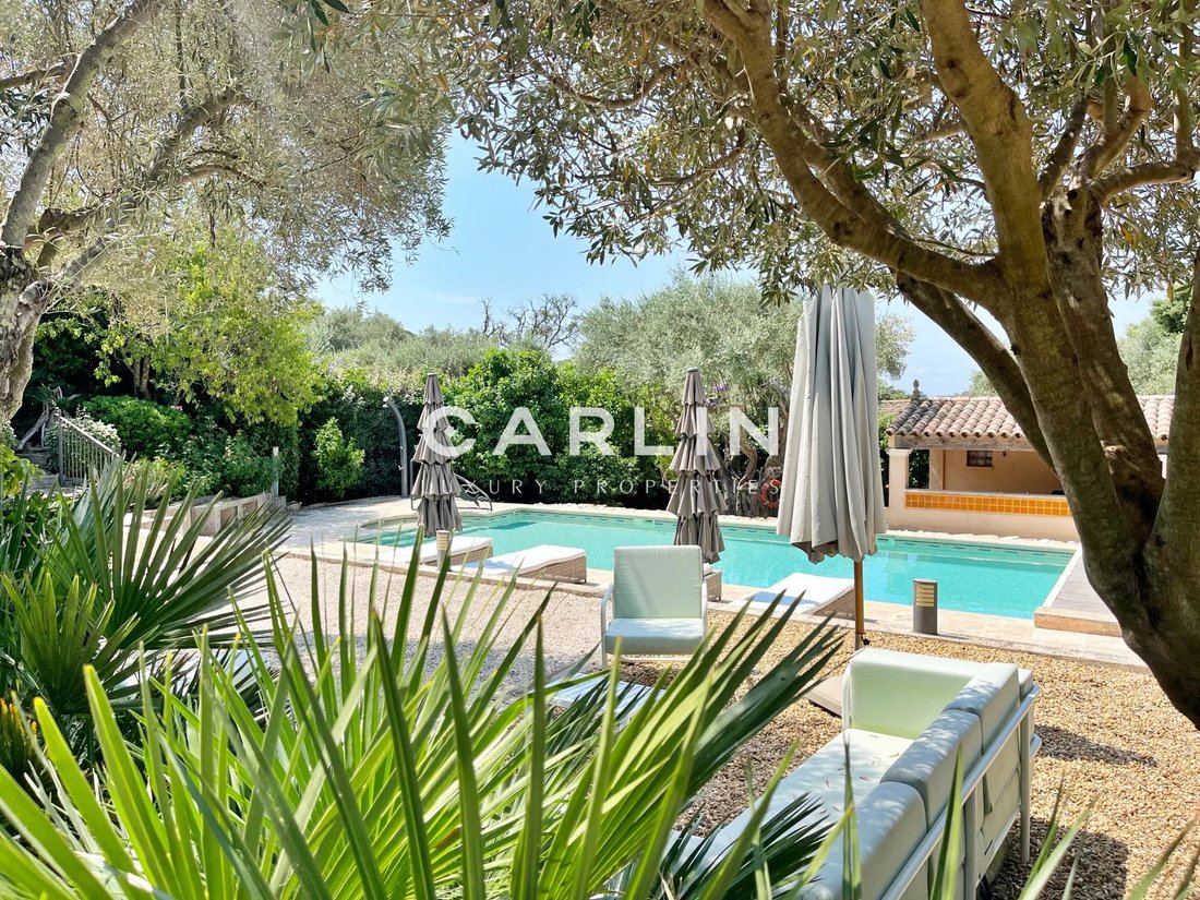 Villa in La Croix-Valmer, Provence-Alpes-Côte d'Azur, France 3 - 18337212