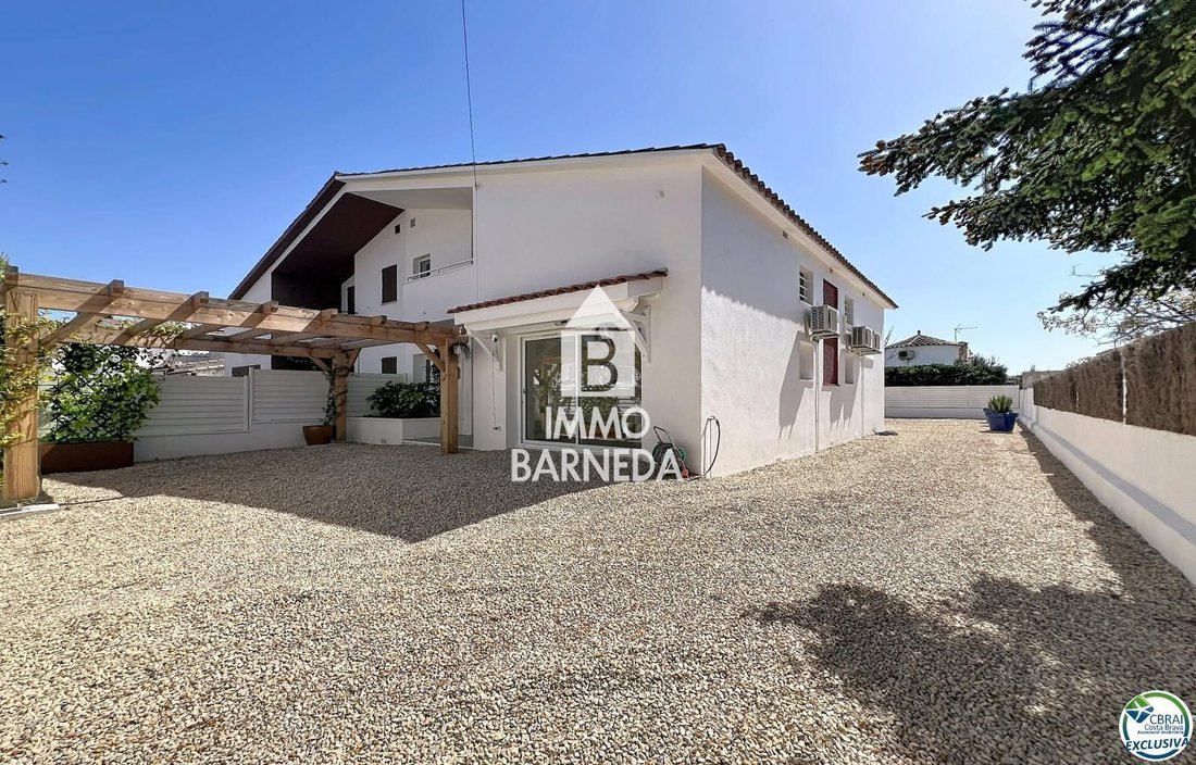 Haus in Empuriabrava, Katalonien, Spanien 2 - 18336813