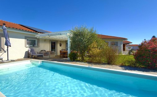 House in Saint-Cyprien, Auvergne-Rhône-Alpes, France 1