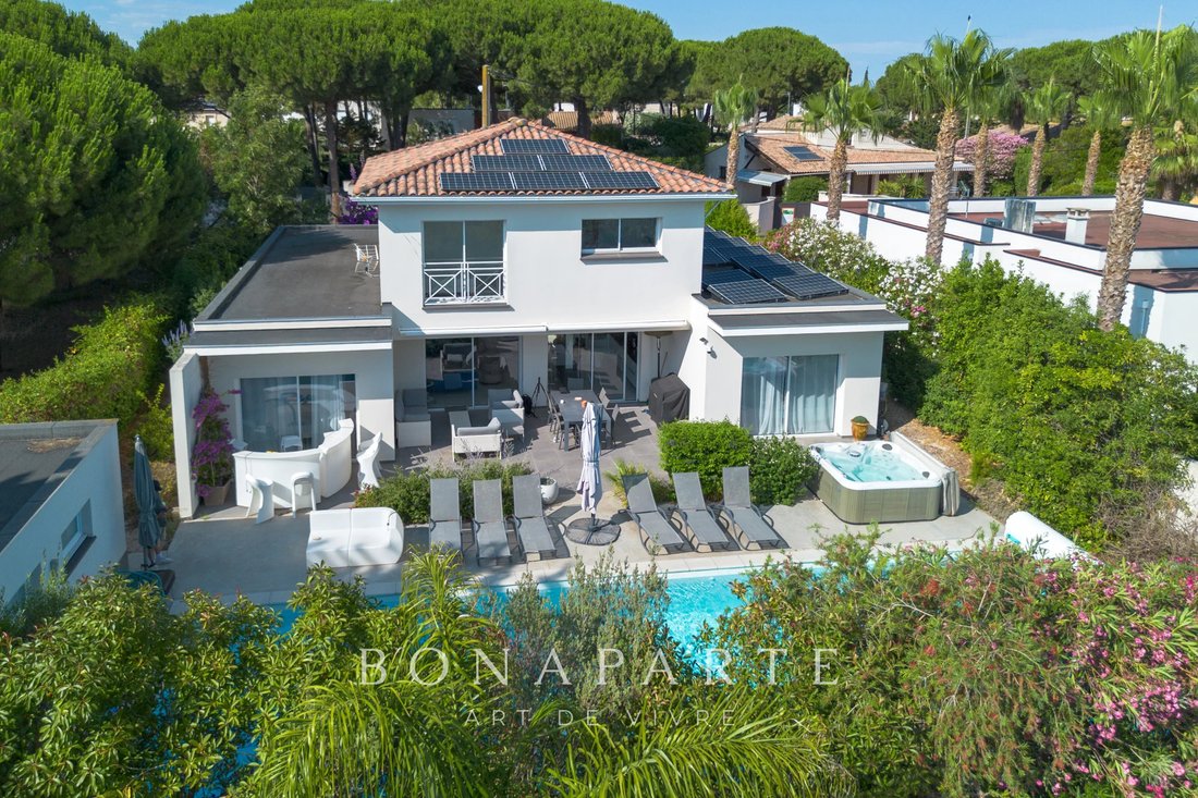 Villa in Le Grau d'Agde, Agde, France 1 - 18337504