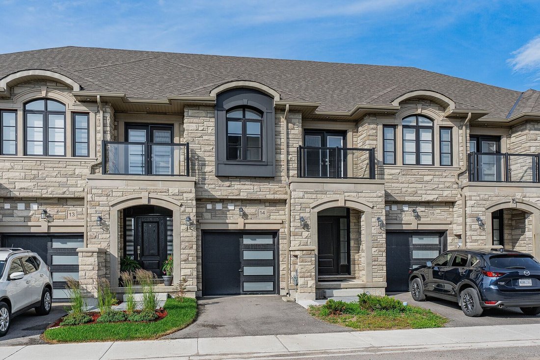 Condo in Guelph, Ontario, Canada 2 - 18342043