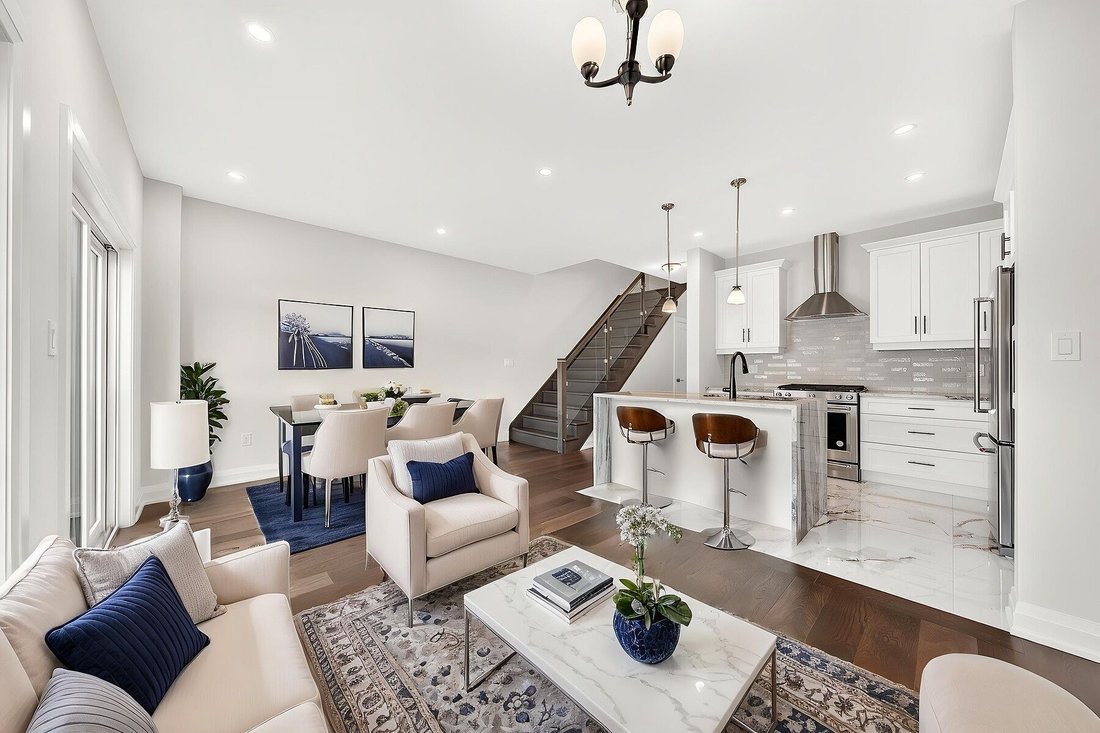 Condo in Guelph, Ontario, Canada 1 - 18342043