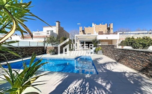 Maison à Empuriabrava, Catalogne, Espagne 1