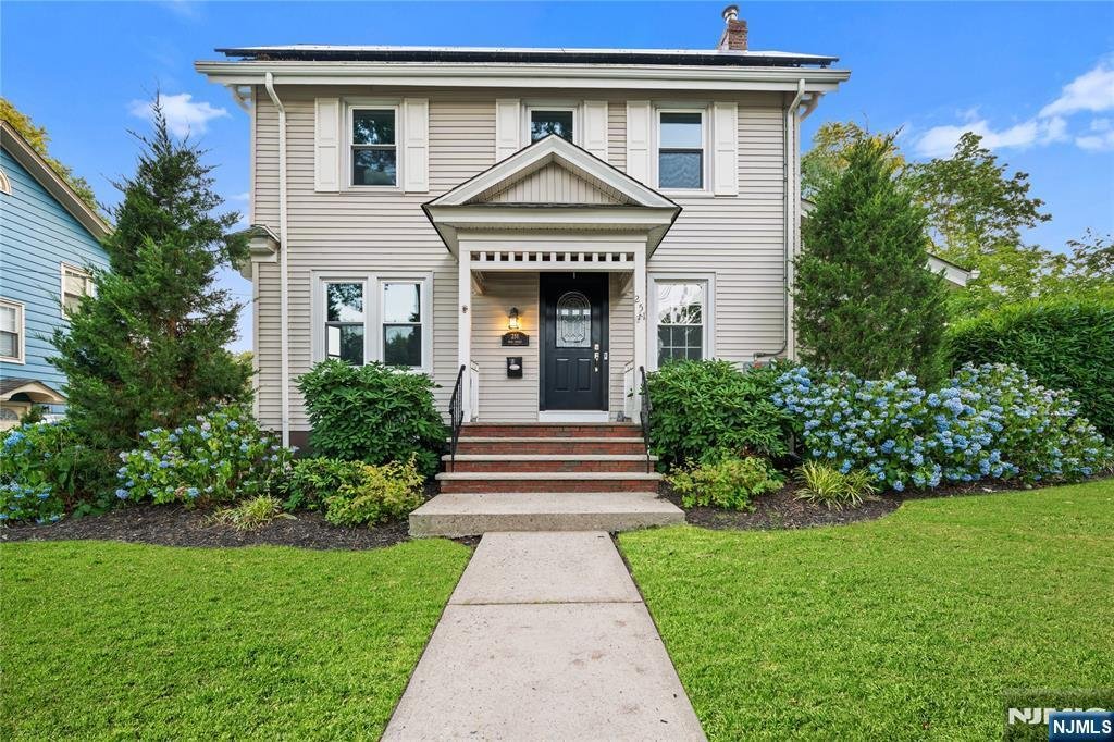 House in Nutley, New Jersey, United States 2 - 18336415