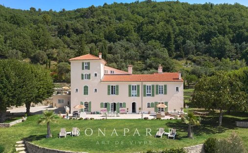 Estate in Grasse, Provence-Alpes-Côte d'Azur, France 1