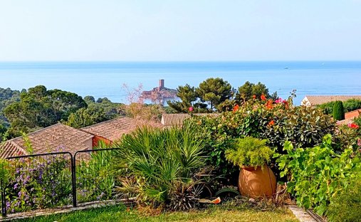 House in Le Dramont-Agay-Anthéor-Le Trayas, Saint-Raphaël, France 1