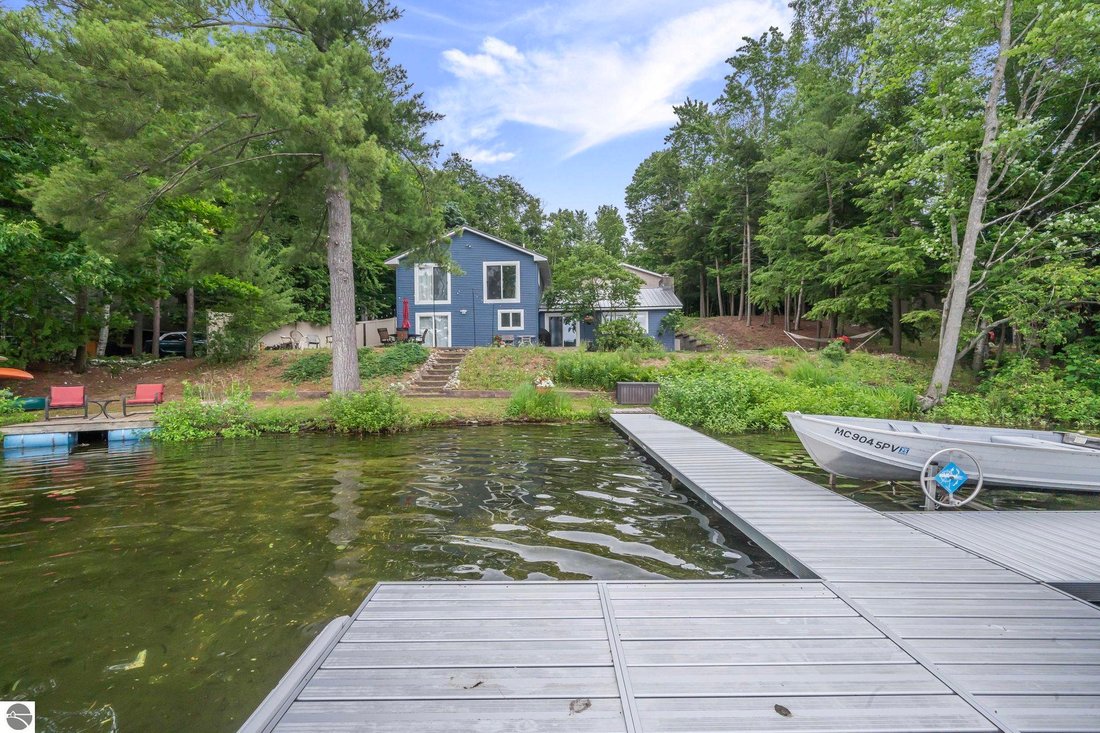 House in Traverse City, Michigan, United States 5 - 18336863
