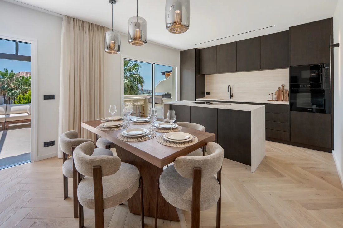 Apartment in Puerto Banus, Marbella, Spain 2 - 18335411