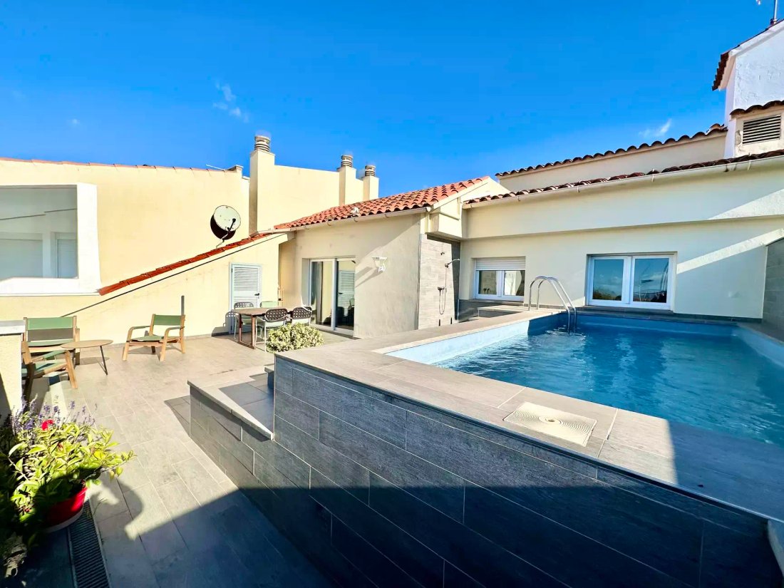 Apartment in Empuriabrava, Catalonia, Spain 2 - 18337351