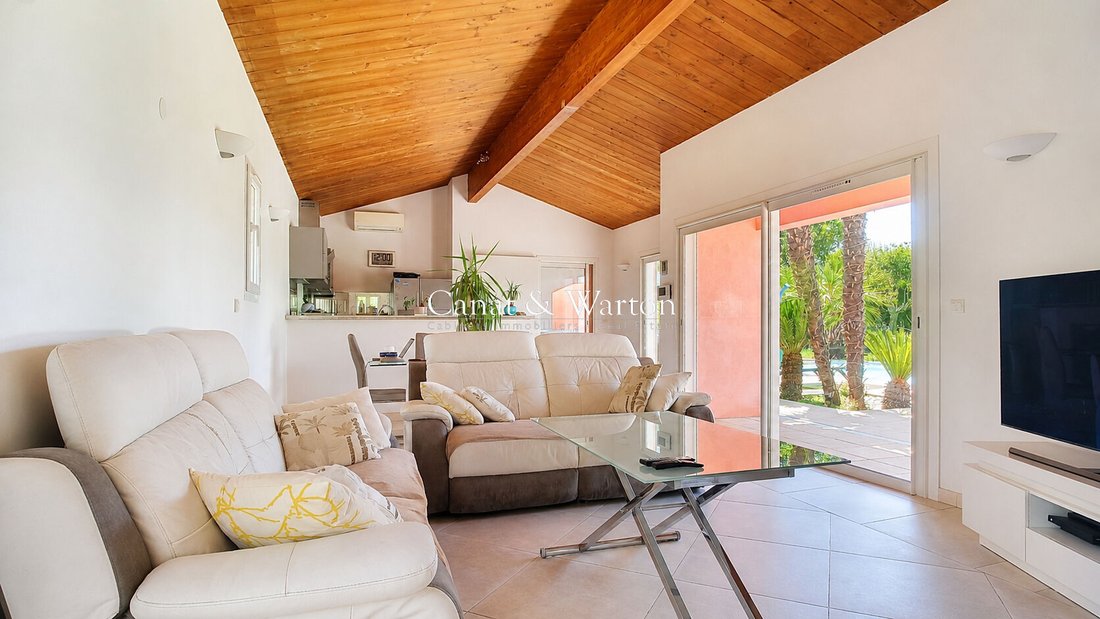 Villa in Saint Lambert, Frejus, France 3 - 18337712