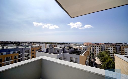 Apartment in Carcavelos e Parede, Lisbon, Portugal 1