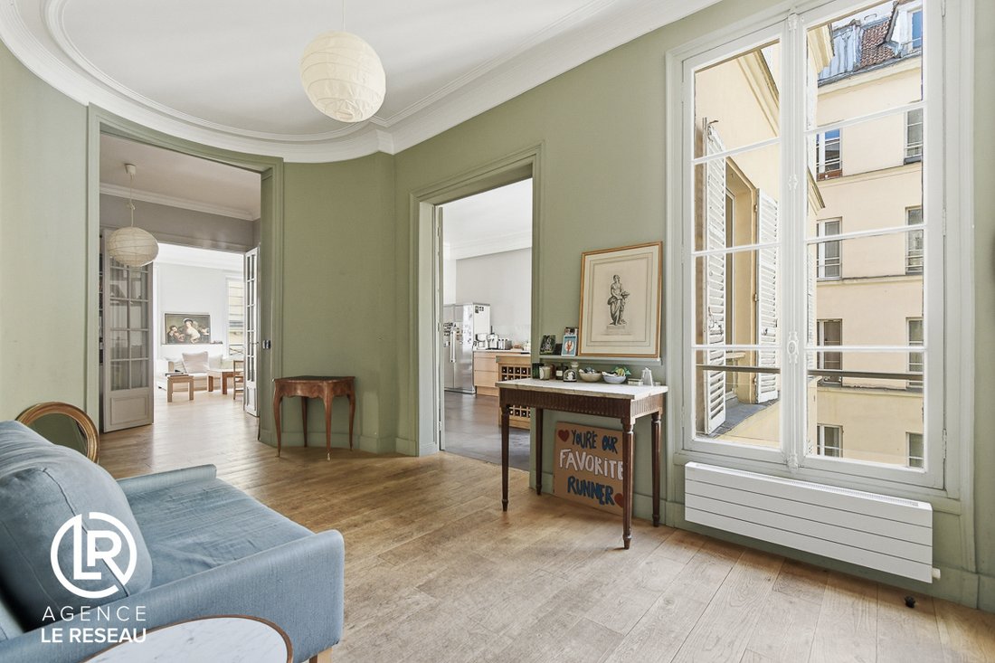 Apartment in Saint Philippe du Roule, Paris 8e Arrondissement, Paris 5 - 18340590