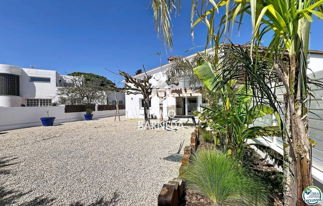 Haus in Empuriabrava, Katalonien, Spanien 3 - 18336813