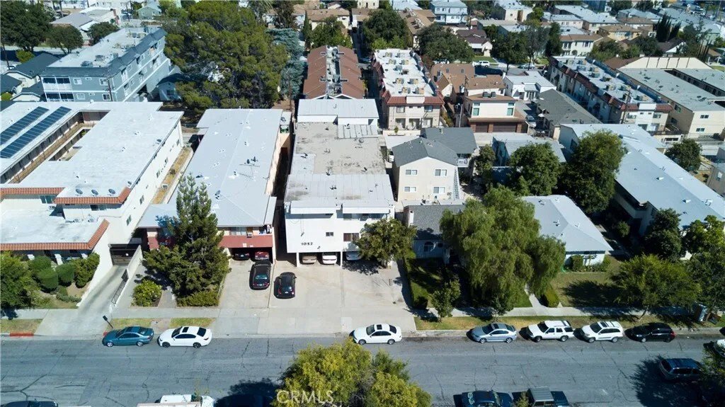 Glendale, California, United States 1 - 18340350