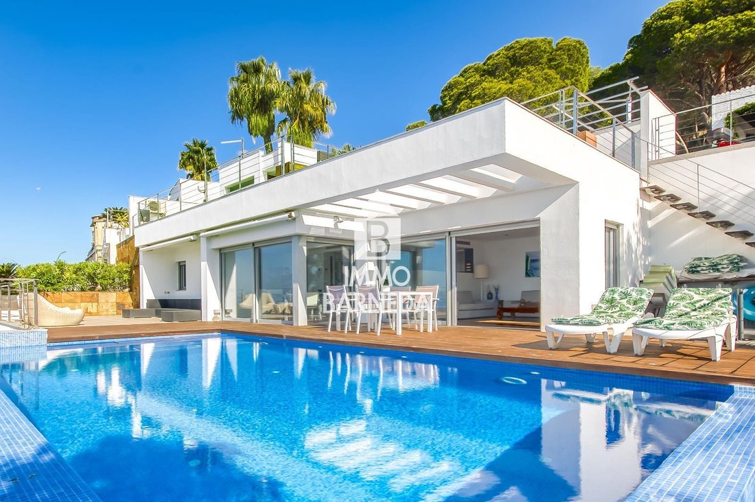 Villa in Roses, Catalonia, Spain 2 - 18335771