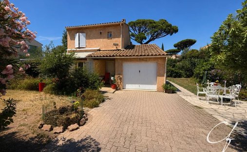 Villa in Arènes, Saint-Raphaël, France 1