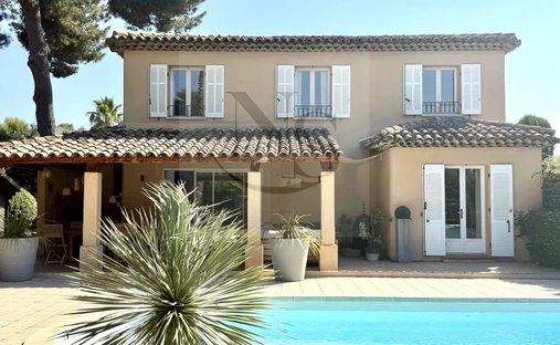 Country House in Brets-Barjaquets-Coussoul-Fouitades-Cabe, Rognac, France 1