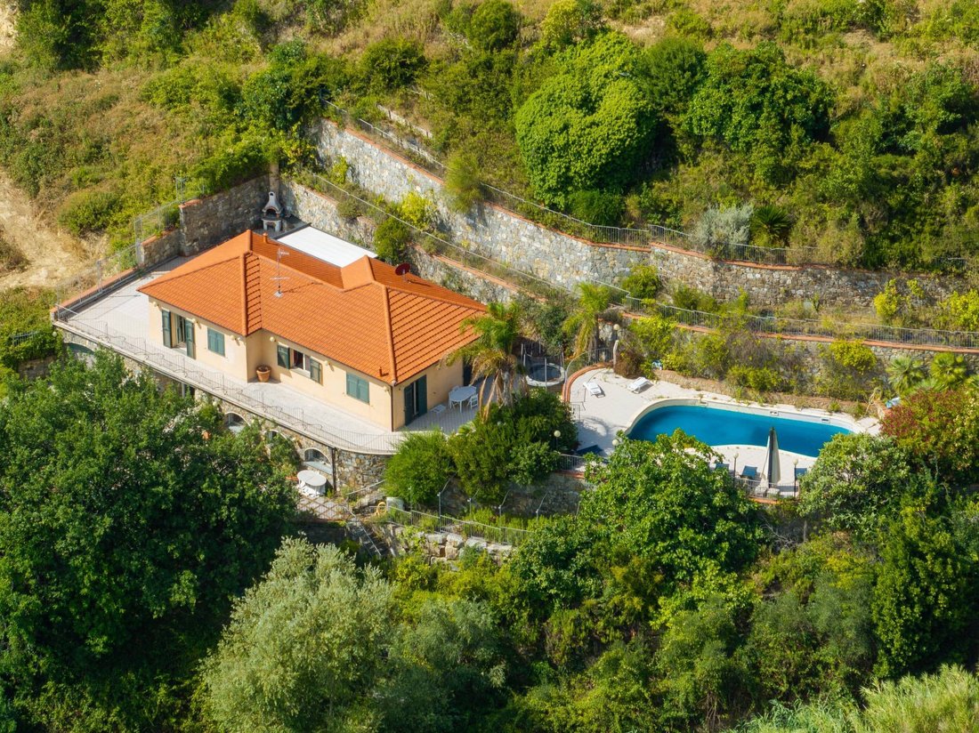 Villa in Riva Ligure, Ligurien, Italien 2 - 18341653