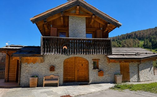 Chalet in Vars, Provence-Alpes-Côte d'Azur, France 1