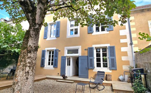 Villa in Georges Pompidou, Perigueux, France 1