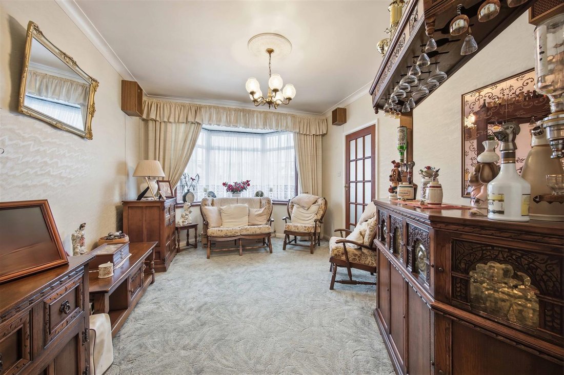 Bungalow in Breakspear, London Borough of Bromley, England 3 - 18339839