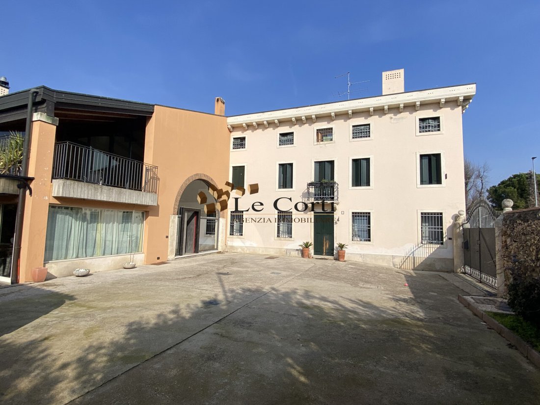 House in Lonigo, Veneto, Italy 1 - 15222470