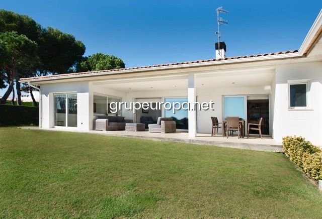 Villa in s'Agaro, Platja d'Aro, Catalonia 1 - 18335396