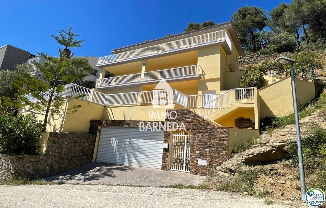 Chalet in Roses, Catalonia, Spain 1 - 18335216