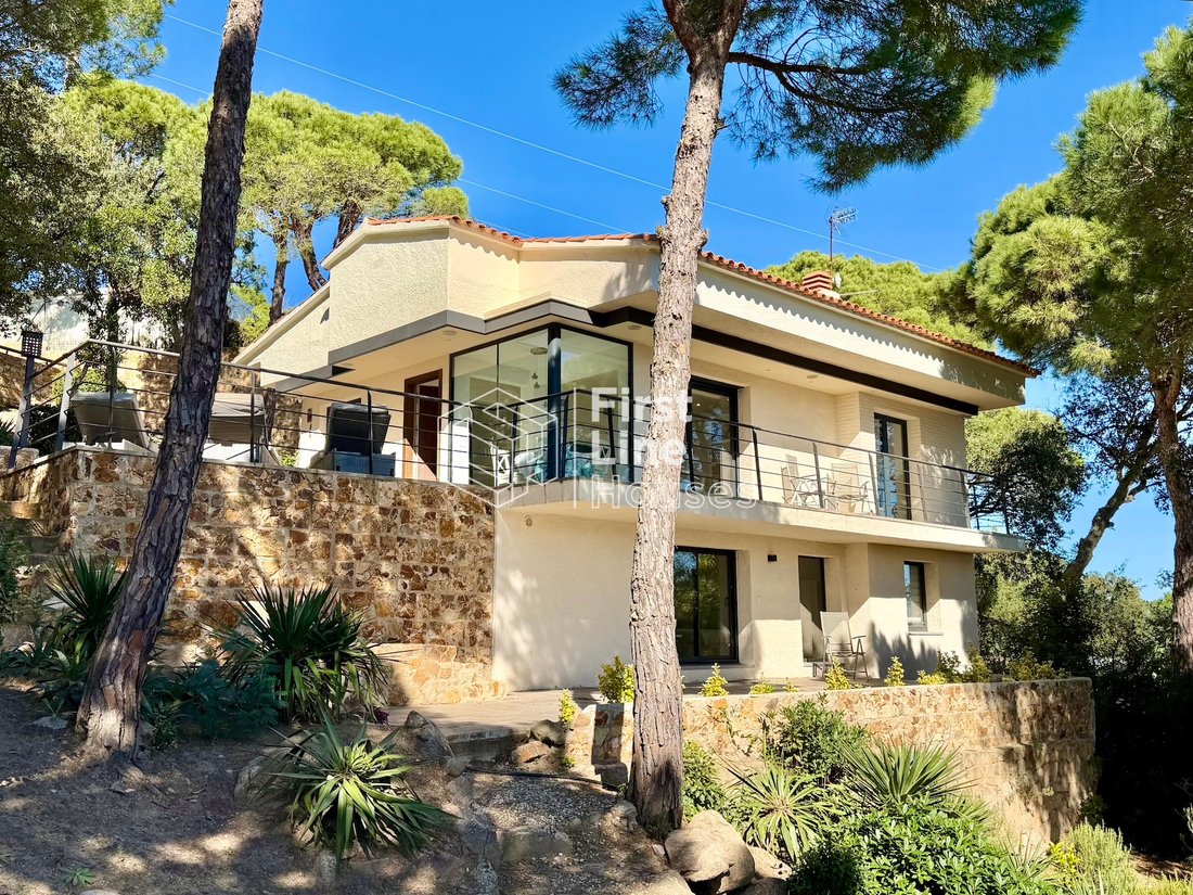 Villa in Lloret de Mar, Catalonia, Spain 1 - 18335527