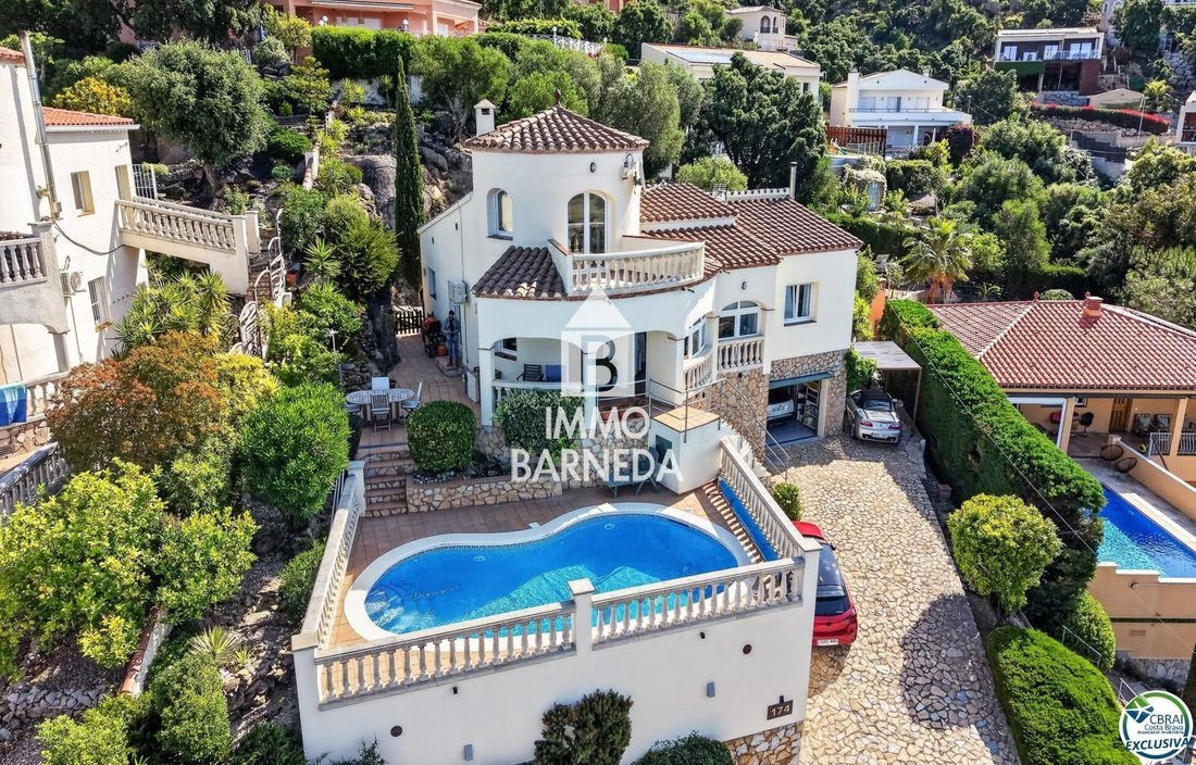 Villa in Roses, Catalonia, Spain 1 - 18335390