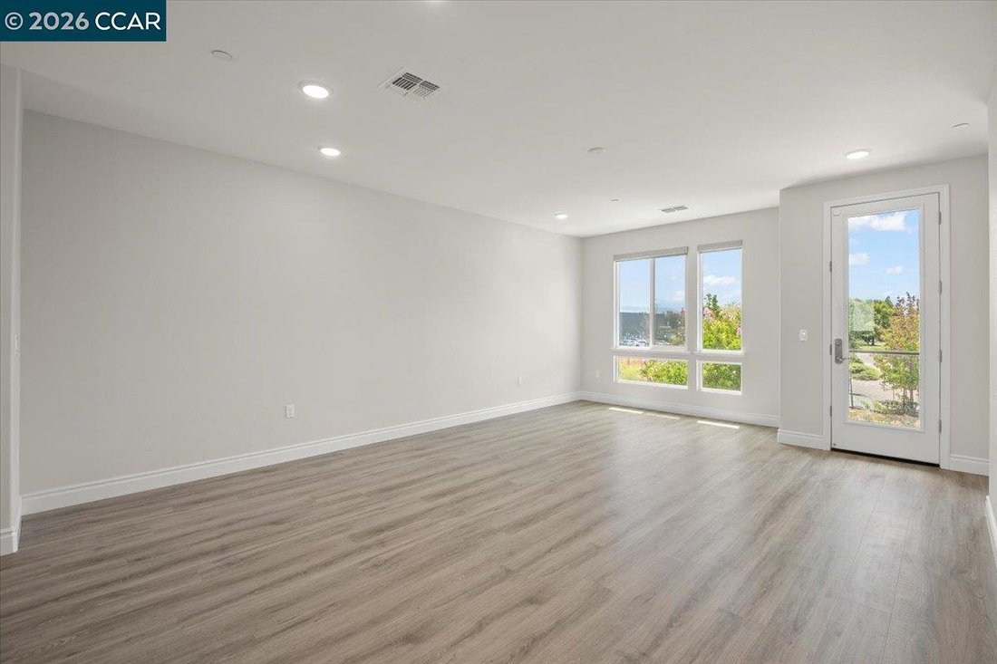Townhouse in Dublin, California, United States 5 - 18335138