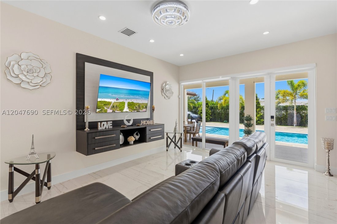 House in Miami, Florida, United States 5 - 18335052