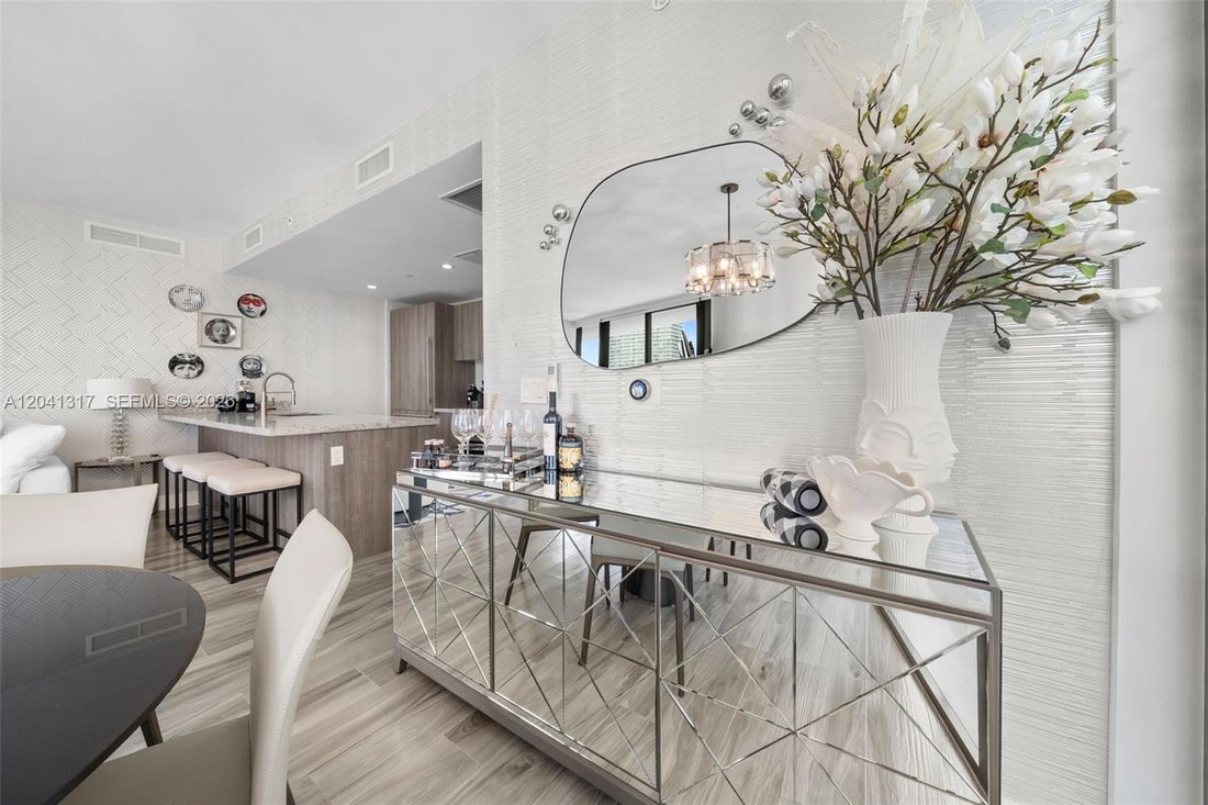 Condo in Miami, Florida, United States 5 - 18341136
