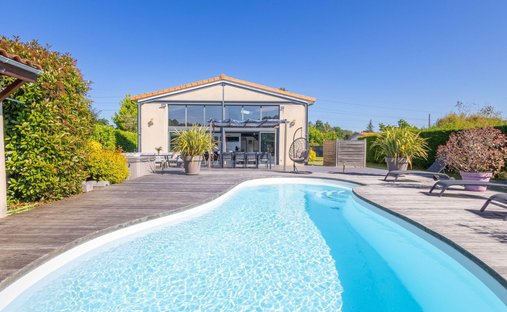 Villa in Sardine-Chiquet, Pessac, France 1