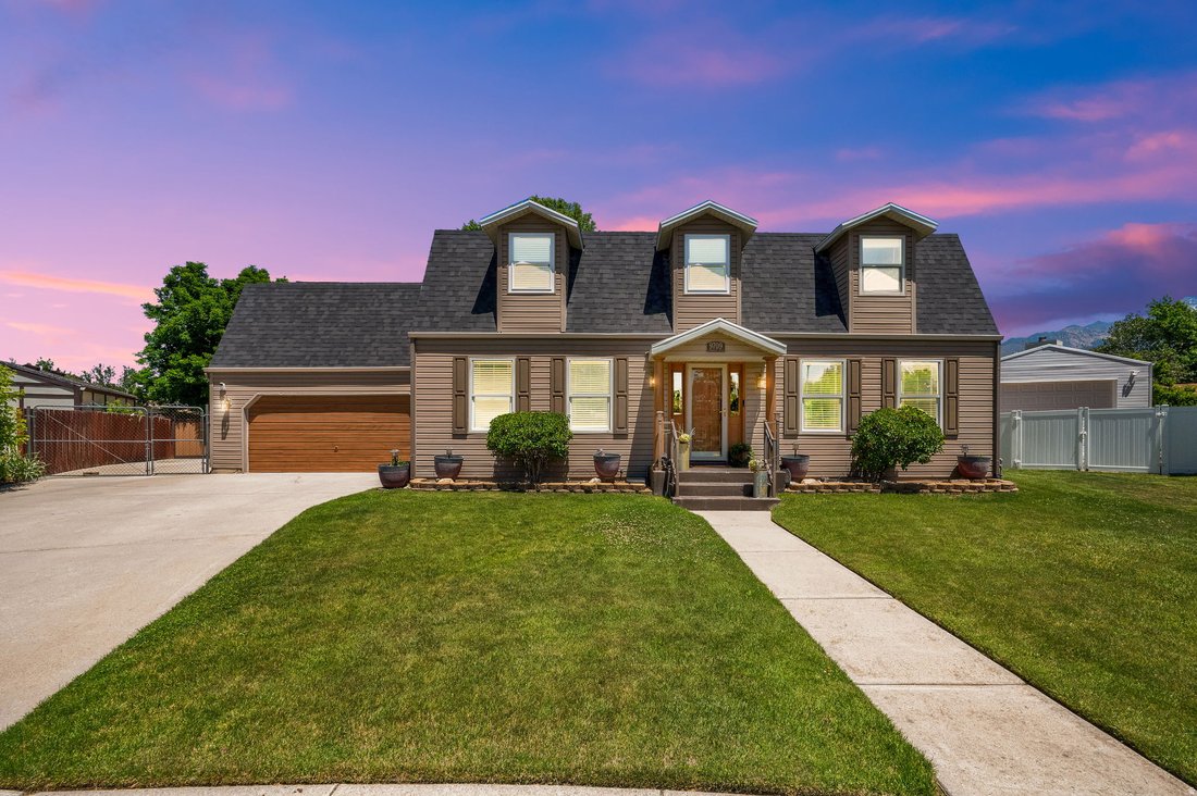 House in Sandy, Utah, United States 1 - 18340121