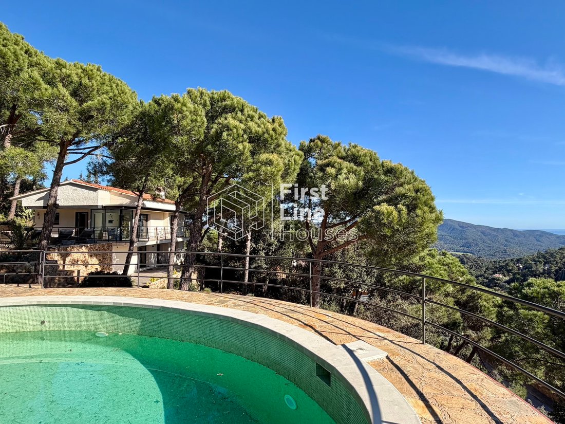 Villa in Lloret de Mar, Catalonia, Spain 3 - 18335527