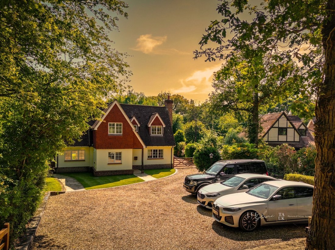 House in Dorking, England 1 - 18337217